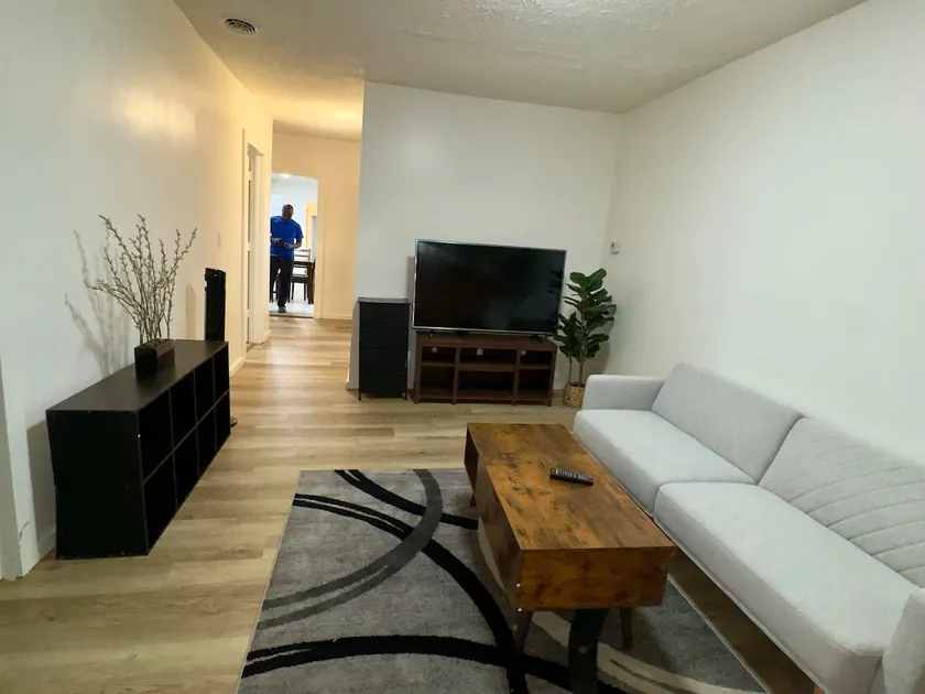 Comfort at 599 Grant - Image 1