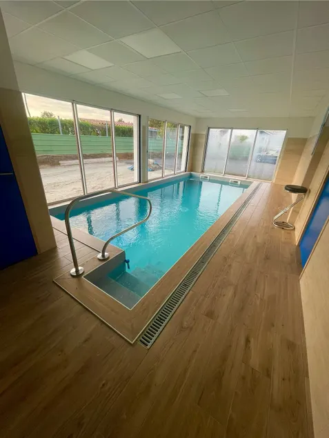 Landes cocoon between heated pool and ocean - Image 1