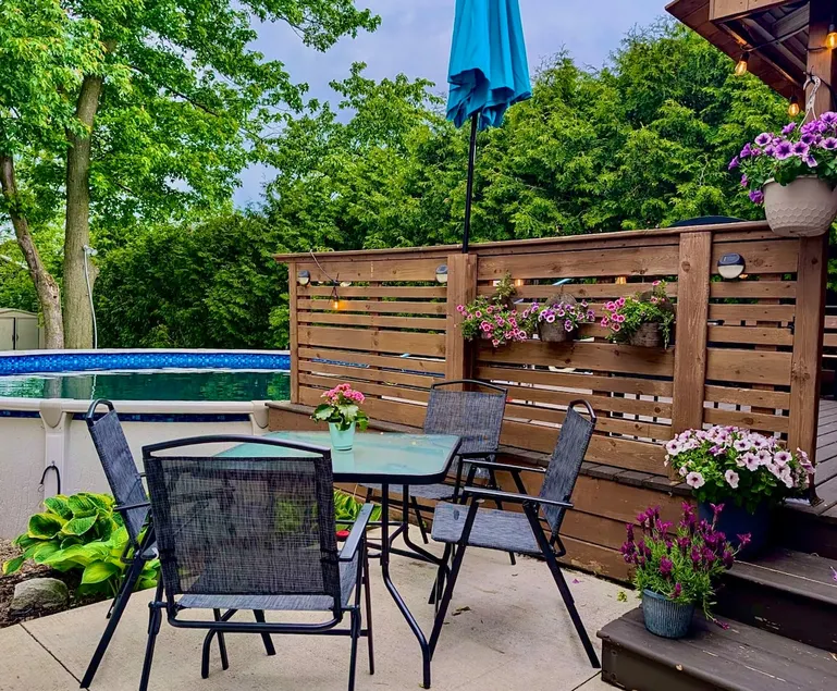 Mar's Tiki Escape – Pool & Bar - Image 1