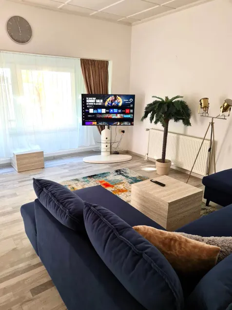 Stylish apartment with self check-in in a quiet location - Image 1