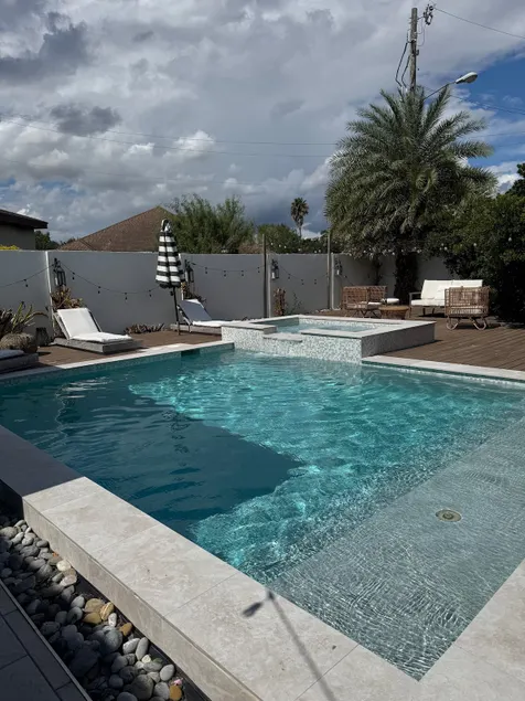 Relaxing home w/ Pool, Theatre & Central Location - Image 1
