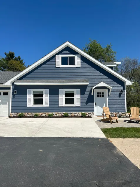 New guest home on 7 acres. - Image 1