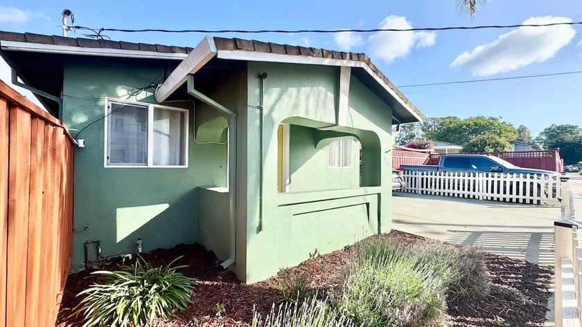 Cozy 2BR Bungalow | Garden Vibes in Downtown SJ - Image 1