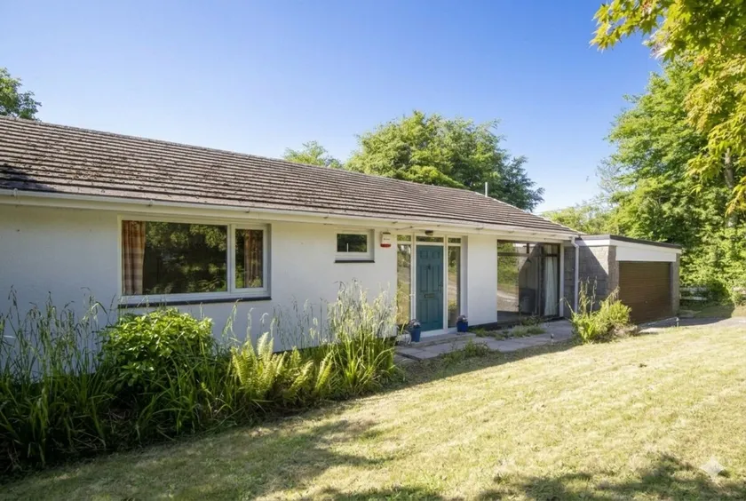 Modern 3BR Retreat near Tenby | Garden & Terrace - Image 1
