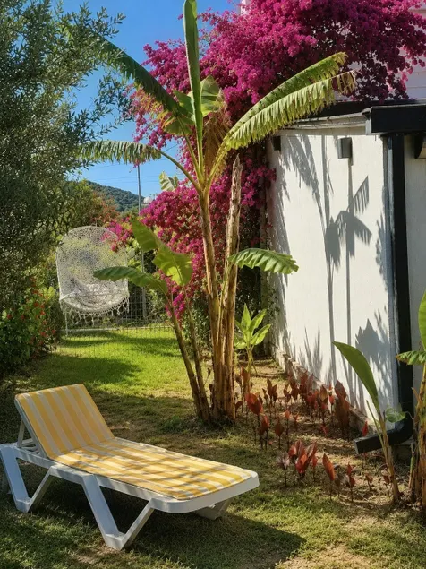 1+1 Detached House with Large Garden Close to the Sea - Image 1