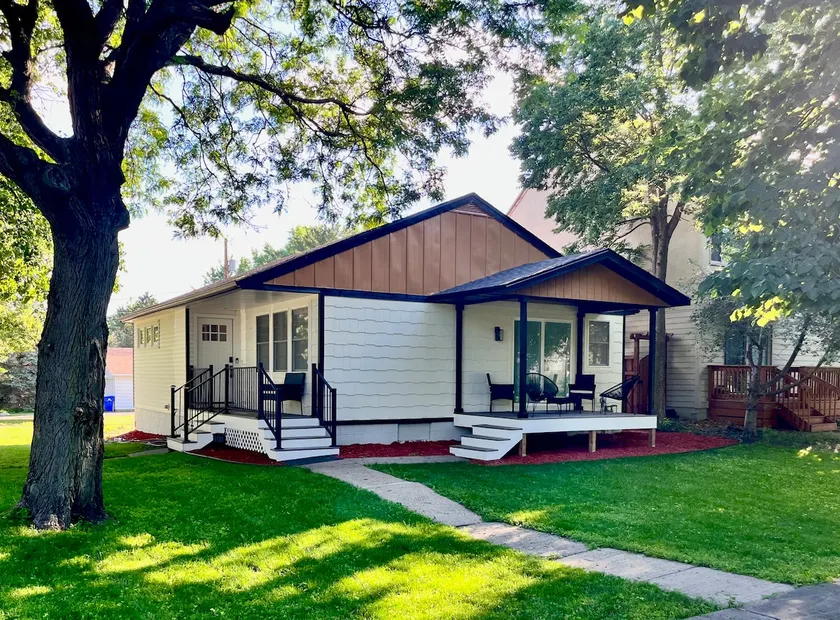 St. Paul 4BR River Trails | 2 Kings & Pets Welcome - Image 1