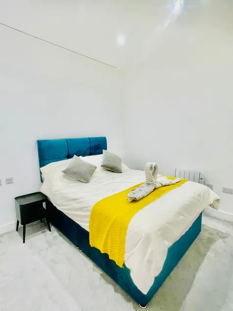 Brand-New Modern 2 Bed Room Apart ment With FREE Parking - Image 1