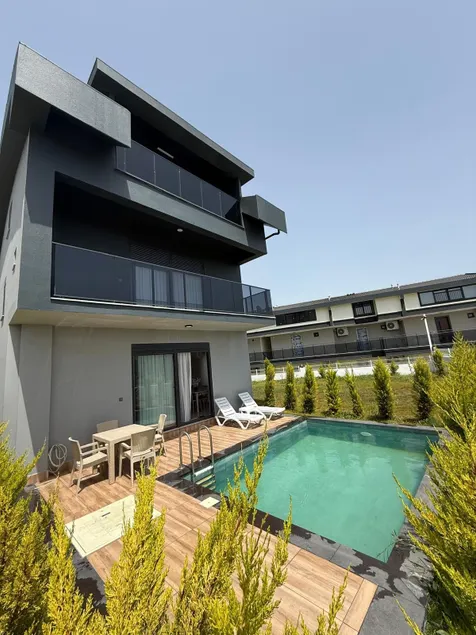 Villa with private pool (beds for 8 people) in Side - Image 1