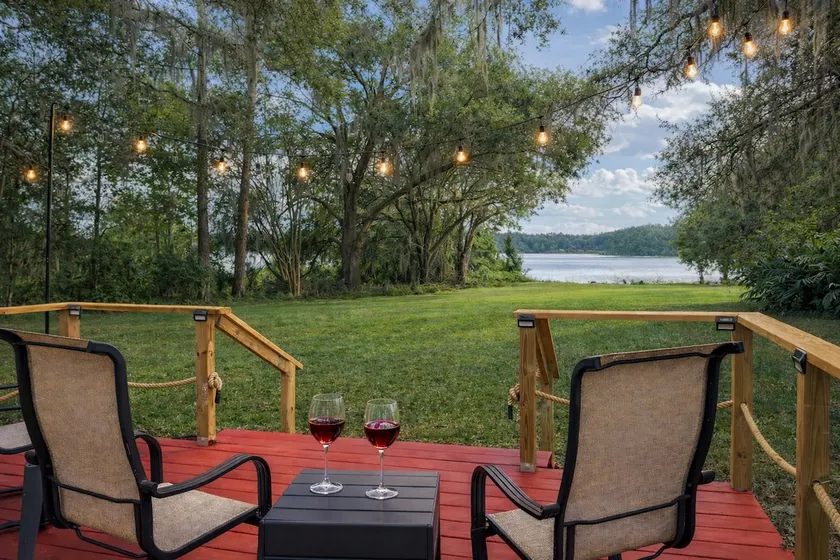 Sweet Tea Cottage • Lakefront • Beach • Fire pit - Image 1