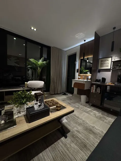 Elegant hotel studio - Image 1