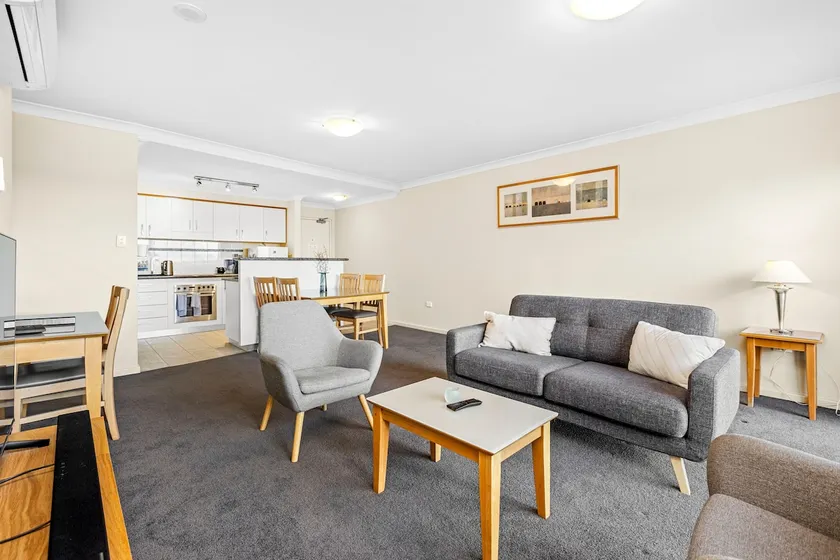 Executive Apartment, Parking, Pool in Perth - Image 1