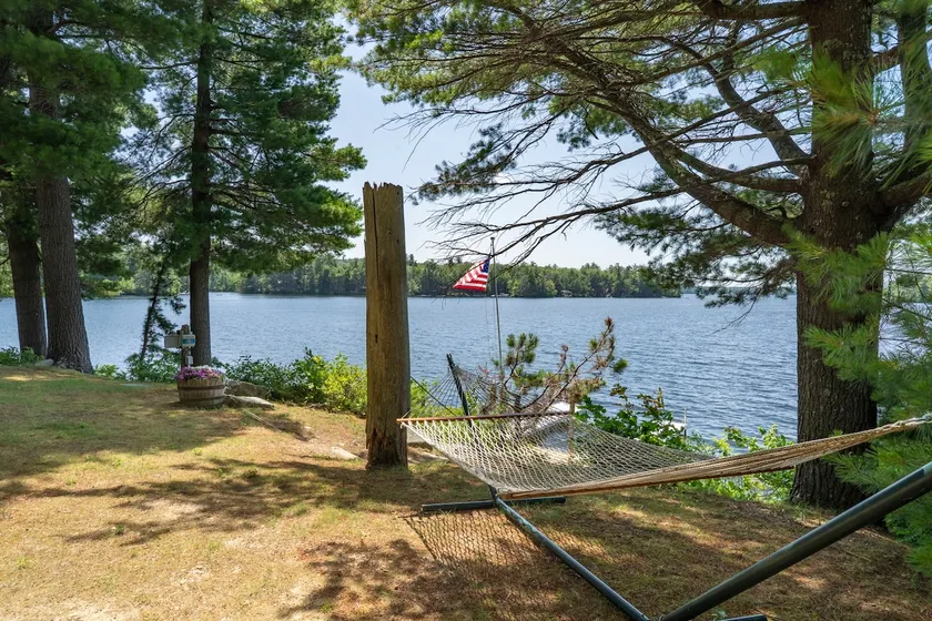 Beautiful 4bd Family Lake House w/ Docks and Views - Image 1