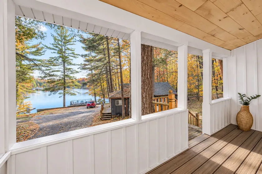 Lakeview Deck-10 Mi to TC-Sauna-Autumn Getaway! - Image 1