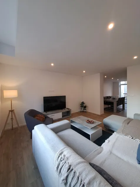 Large and quiet apartment next to the city center - Image 1