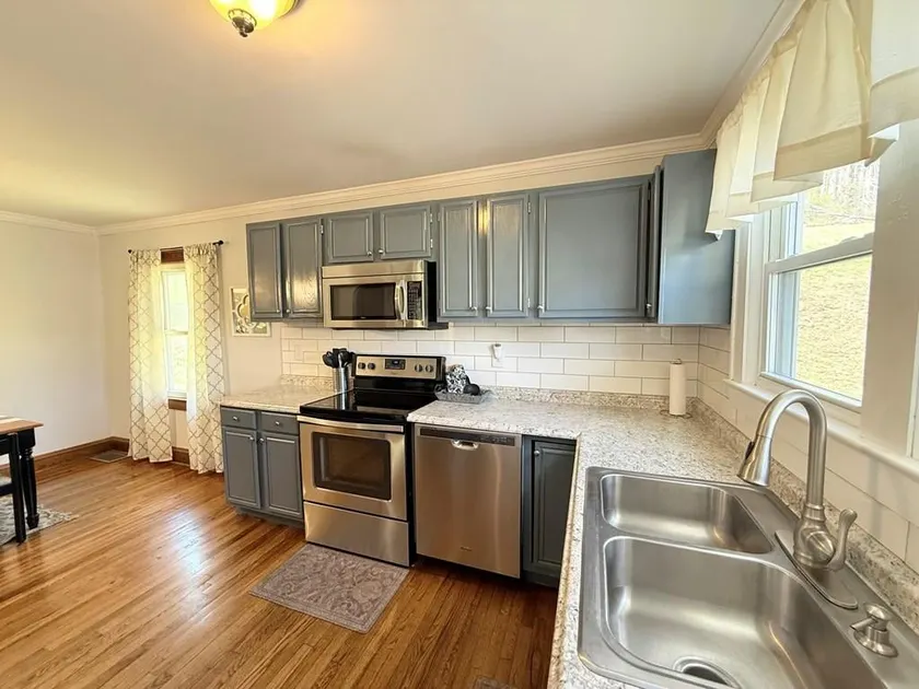 The Hilltop Hideaway - Image 1
