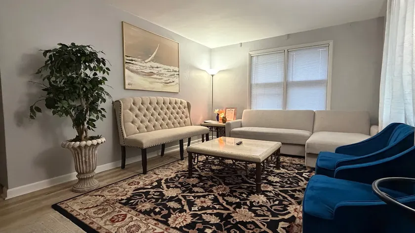 Spacious 5-Bedroom house near Naval base& Sixflags - Image 1