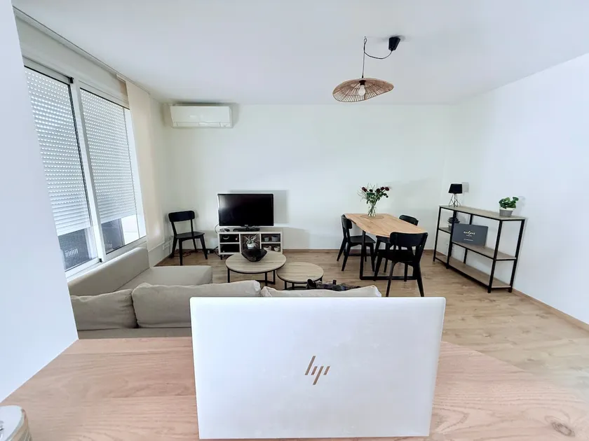 Beautiful 3-bedroom apartment on the top floor with parking - Meyzieu - Image 1