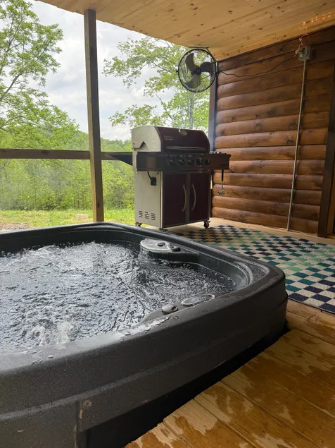 Hot Tub, Fire Pit, Fast WiFi & VERY Close to RRG! - Image 1