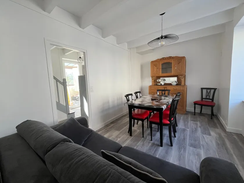 Beautiful townhouse close to shops, 4 km from the sea - Image 1