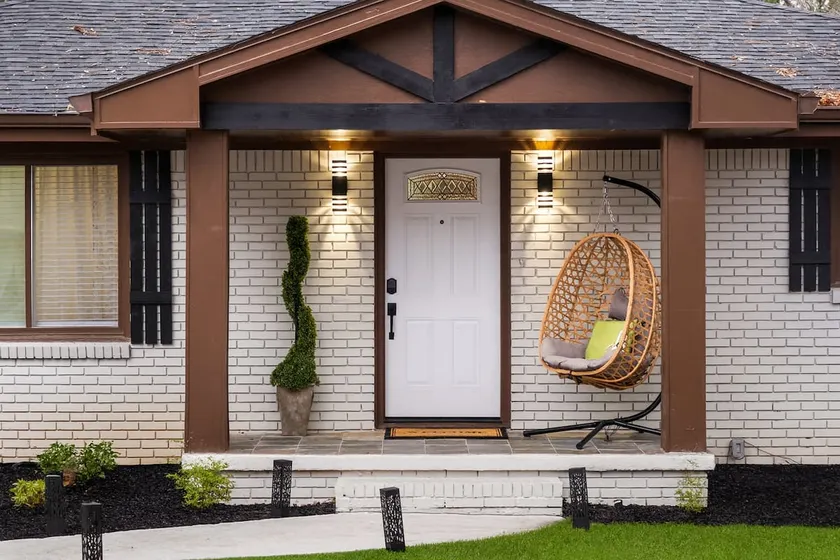 King Ensuite • 7mi to Downtown •Rare Truck Parking - Image 1