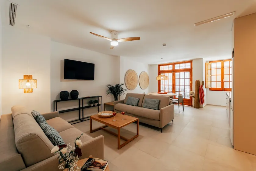 Sara Isabel's Apartments, 2 Bedrooms-2 Bath... - Image 1