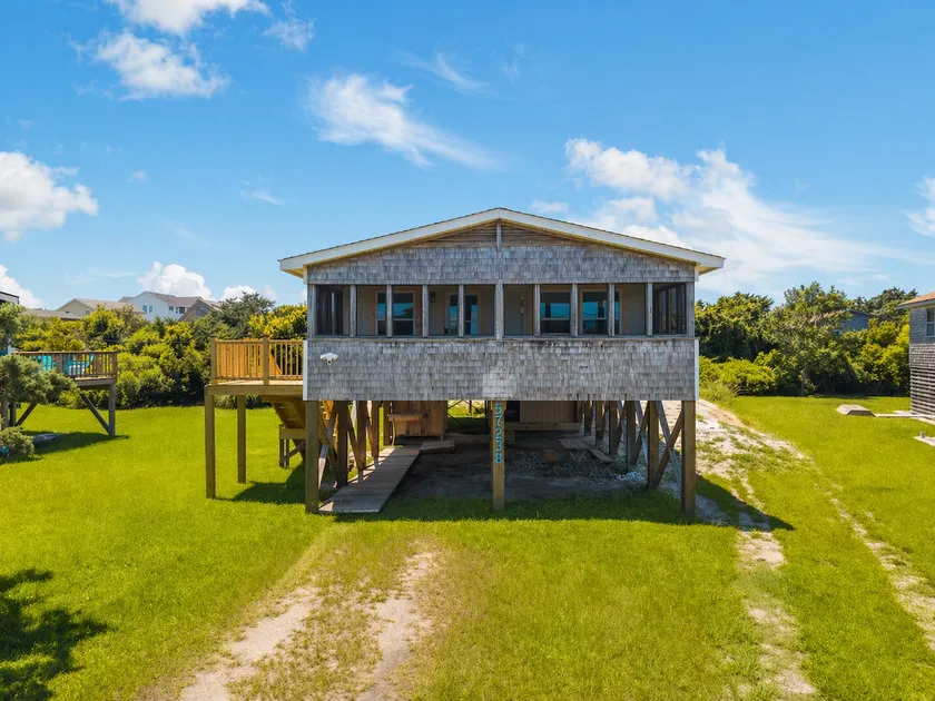 4BR Retreat | 5-Min Walk to Beach | Pets OK - Image 1