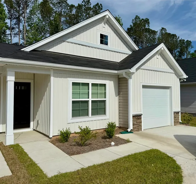 Newer 3BR/2BA w/ Garage, Smart Lock, + Fenced Yard - Image 1