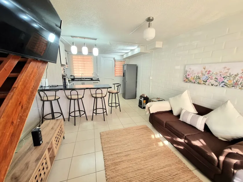 Remodeled house: Wi-Fi, A/C, and 2 parking spaces - Image 1
