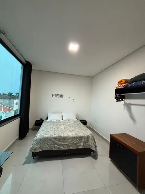 Apartment Near the Conservatory - Home office space - Image 1
