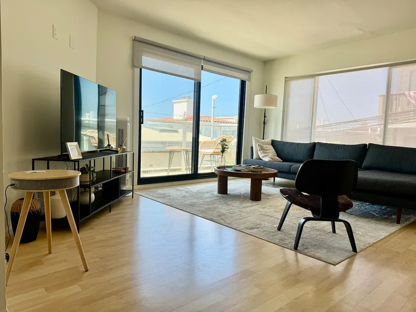 Ocean view Escape - Image 1