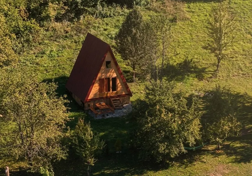 Tjentiste A-frame cabin - Image 1