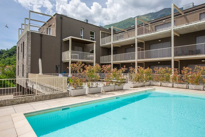 Larius Apartment-Residence with Pool on Lake Como - Image 1