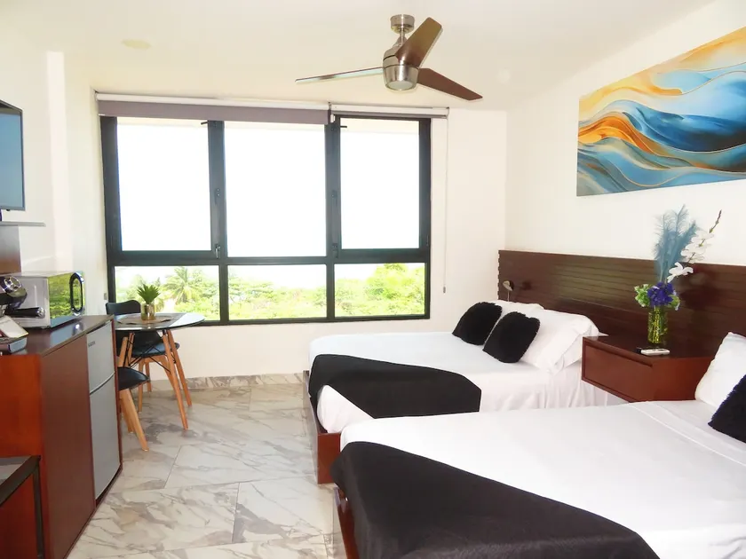 Elegant apartment well located in the hotel zone of Cancun - Image 1