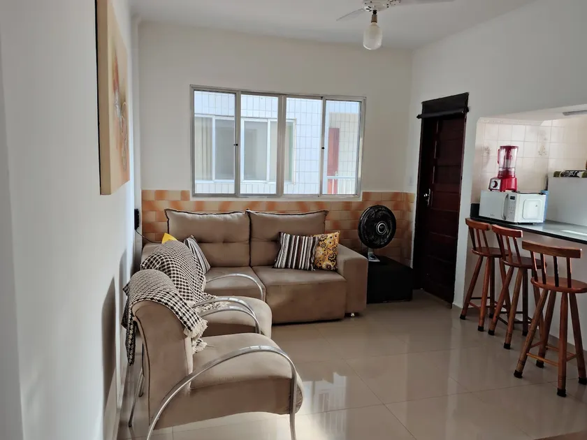 Building 50 meters from the beach - Image 1