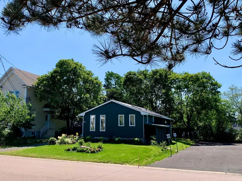 6BR | 2 Unit Home | Clean, Cozy & Convenient - Image 1