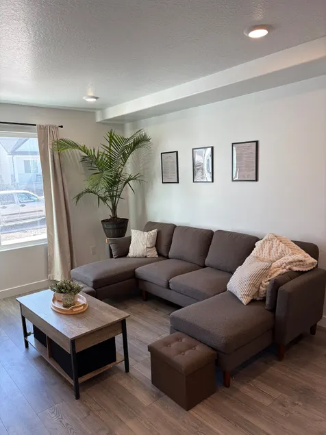 Quiet Valley Townhome Escape - Image 1