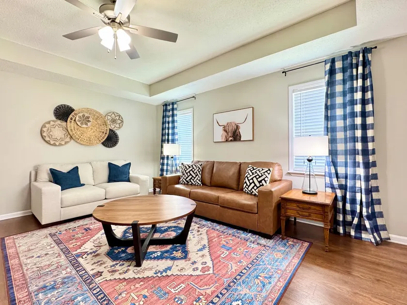 Big Sky Bungalow, 5 Beds, Sleeps 8, Pets Welcome! - Image 1