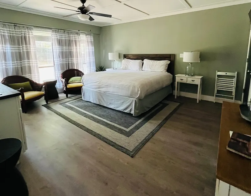 Private independent suite near UF & Shands - Image 1