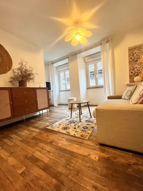 A cozy haven with private terrace - Image 1