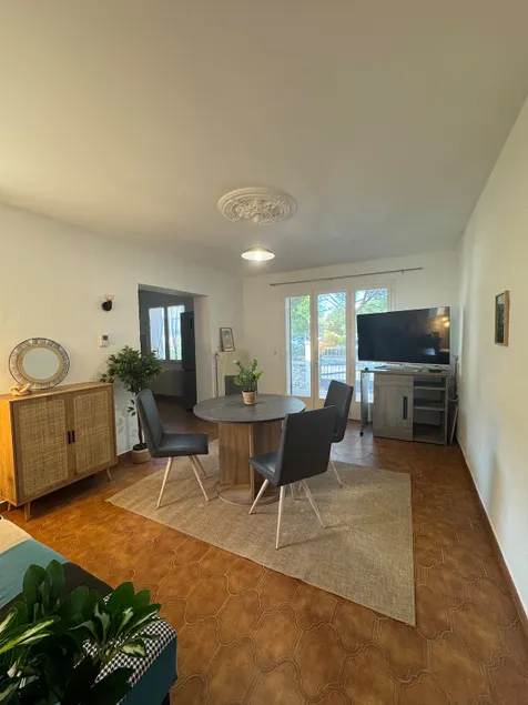 Small independent house - Image 1