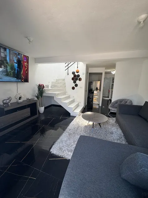 Villa house - Image 1
