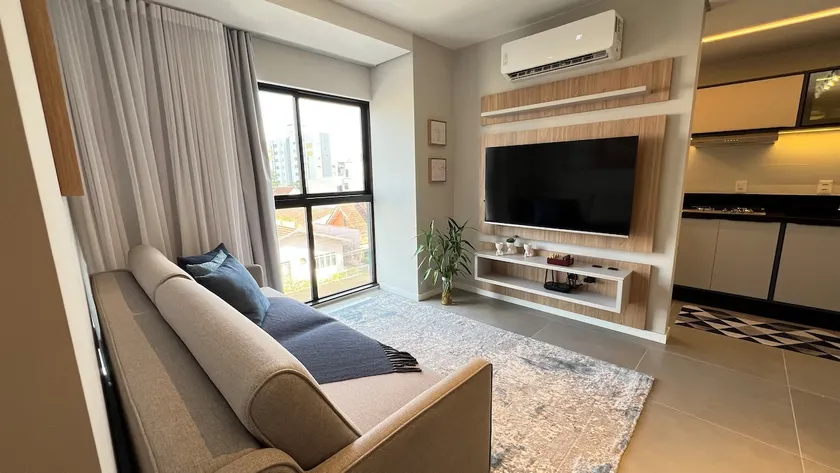 Comfortable, modern, and in an excellent location - Image 1