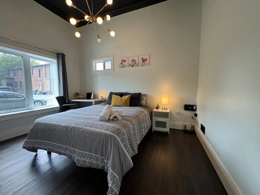Urban Nest - Windsor 1Bd + 1Bth (Budget Friendly) - Image 1