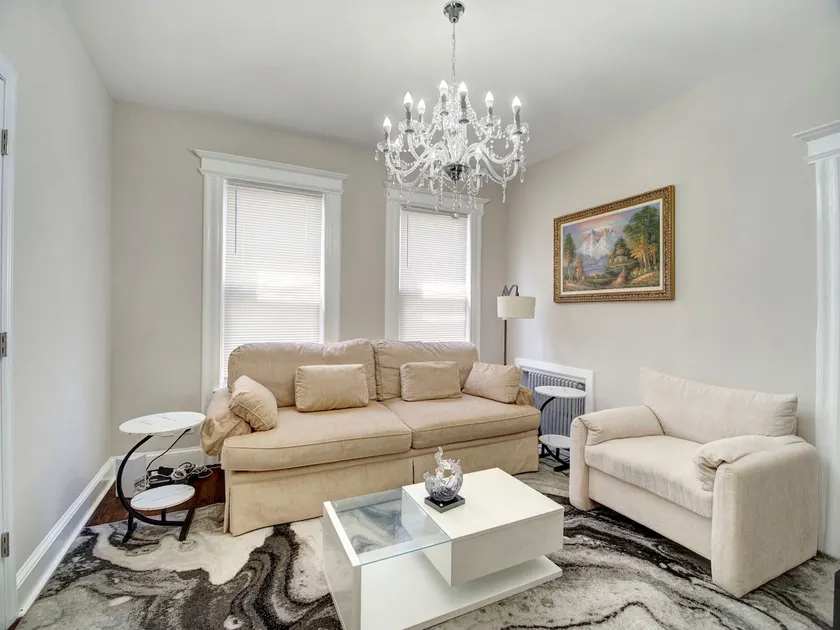 Stylish 3BR Apartment Near NYC/ 10 min to EWR - Image 1