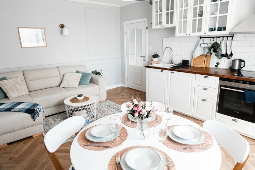 Style and Comfort, TOP Location, Free Parking! - Image 1