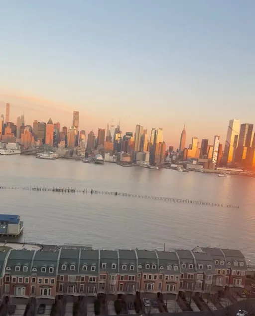 Weehawken Apartment NYC Skyline - Image 1