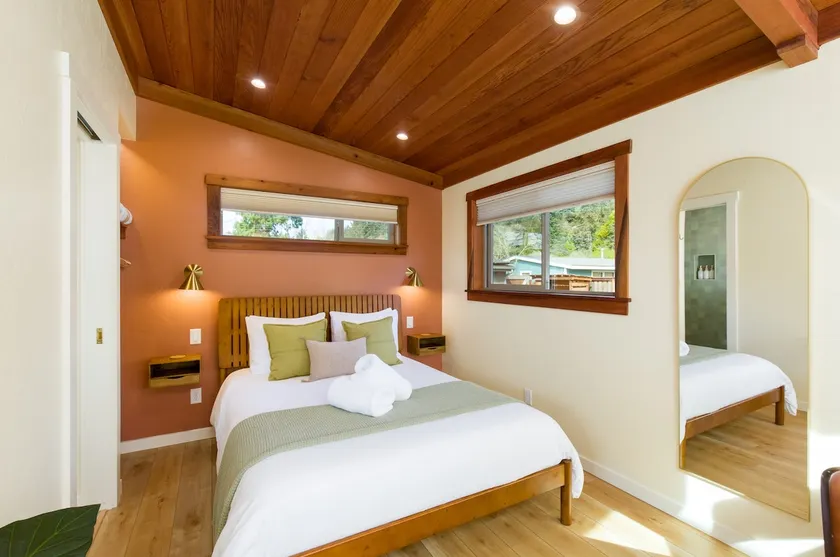 La Maisonette-Arcata-close to town, Hot Tub - Image 1
