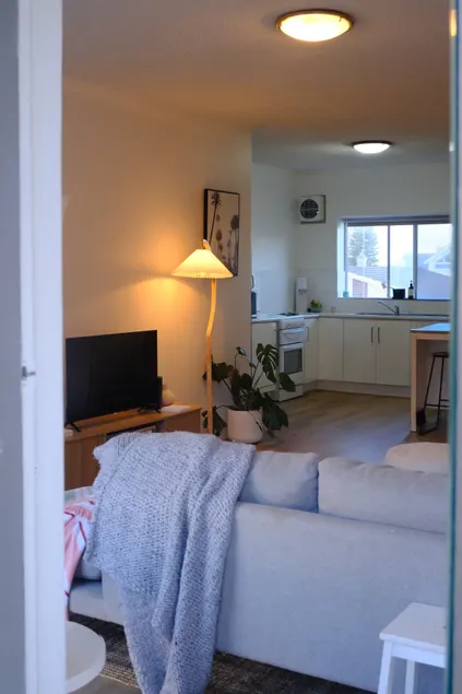 The Henley Apartment! 2BR, right in Henley Square! - Image 1