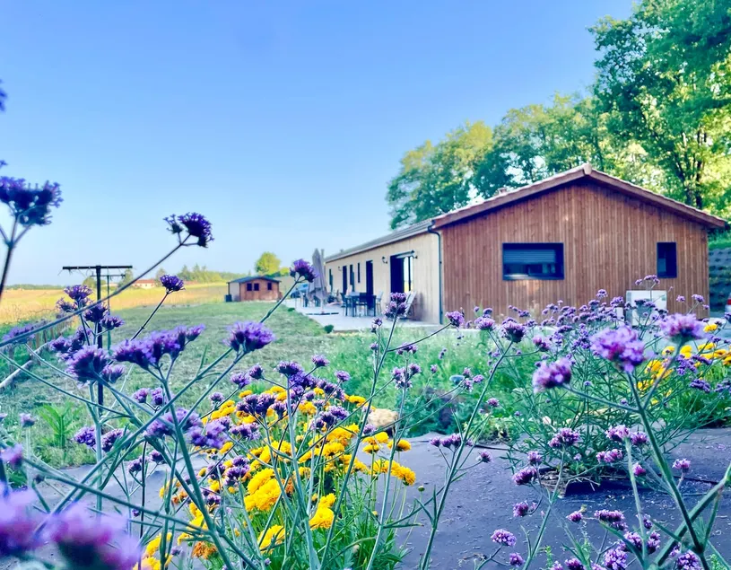 The House in the flowery prairie, Poppy cottage - Image 1