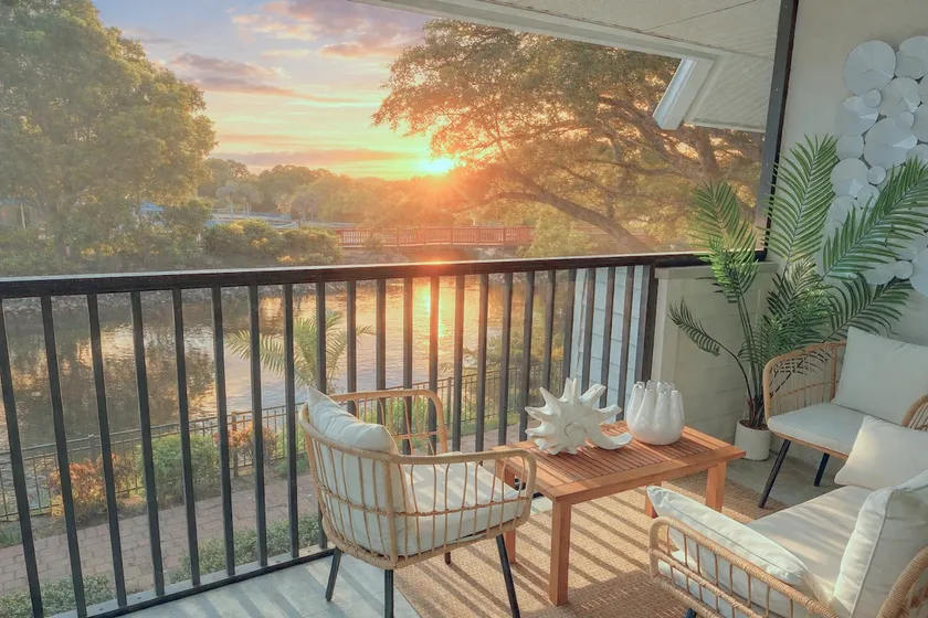 Lux Lakefront Resort | Beach 3 MIN Drive | 70”TVs - Image 1